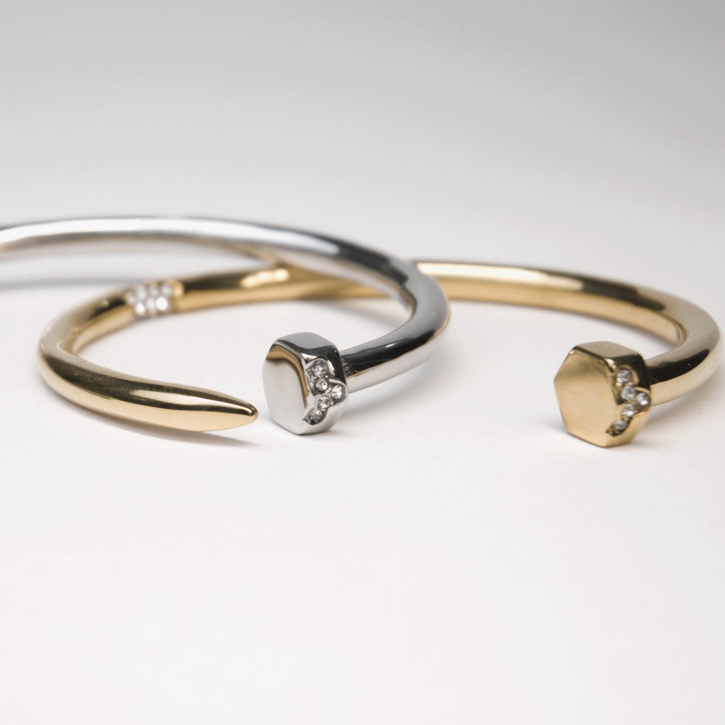 SHINY NAIL BRACELET