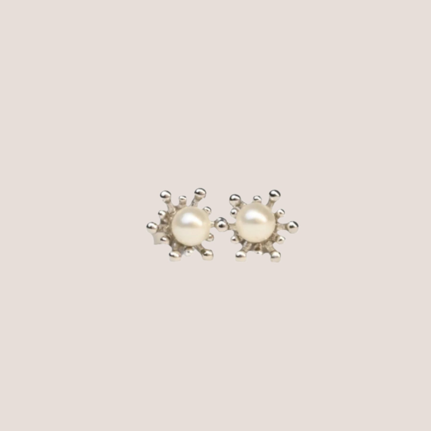 PAMELA EARRING