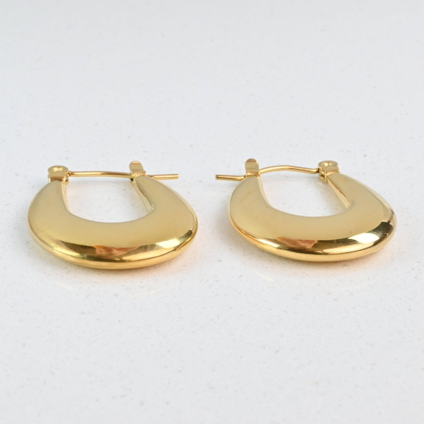 UMA EARRING