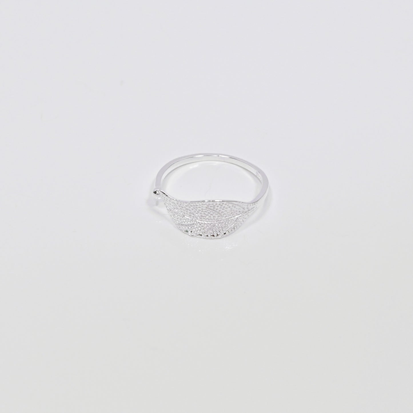 Eternal Leaf Ring