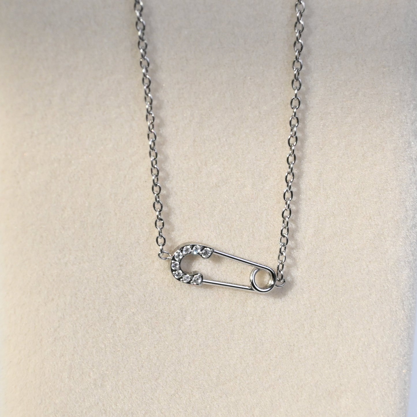KIARA NECKLACE