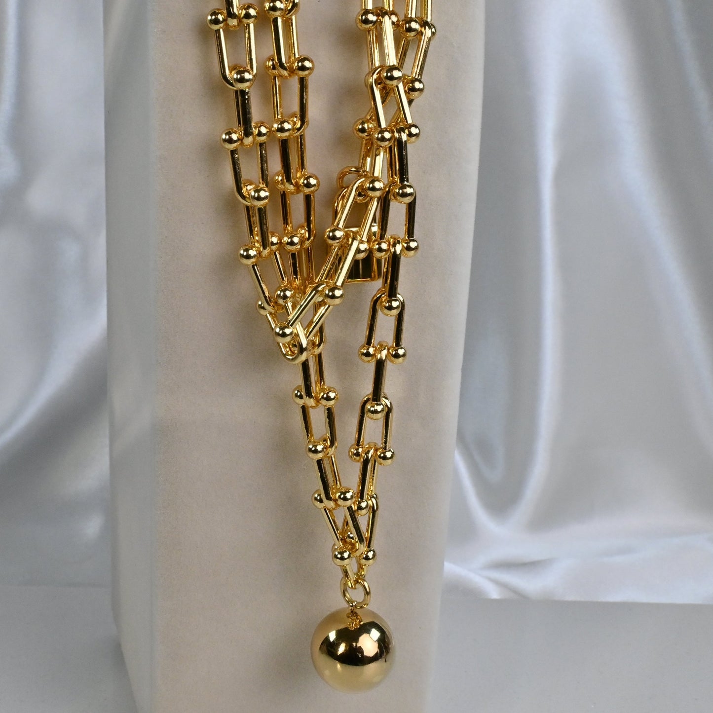BALL & LOCK NECKALE