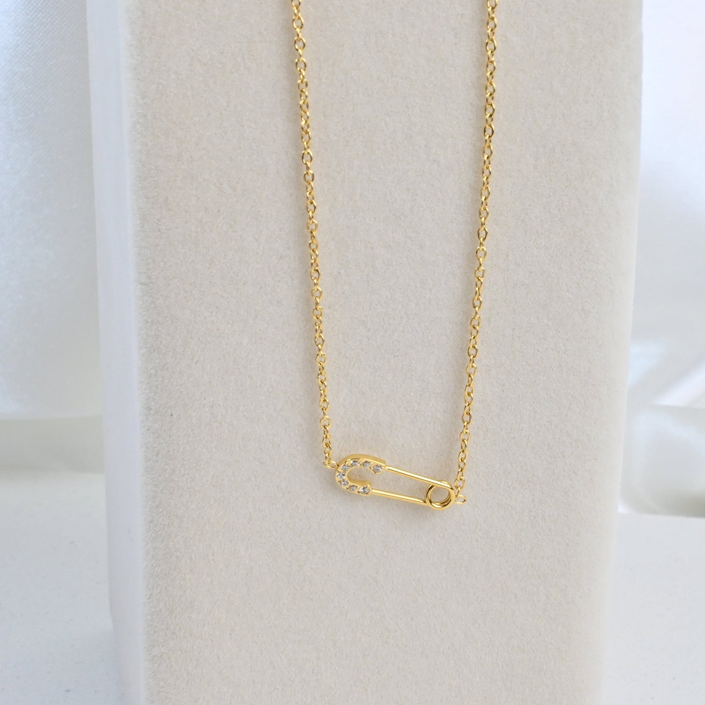 KIARA NECKLACE