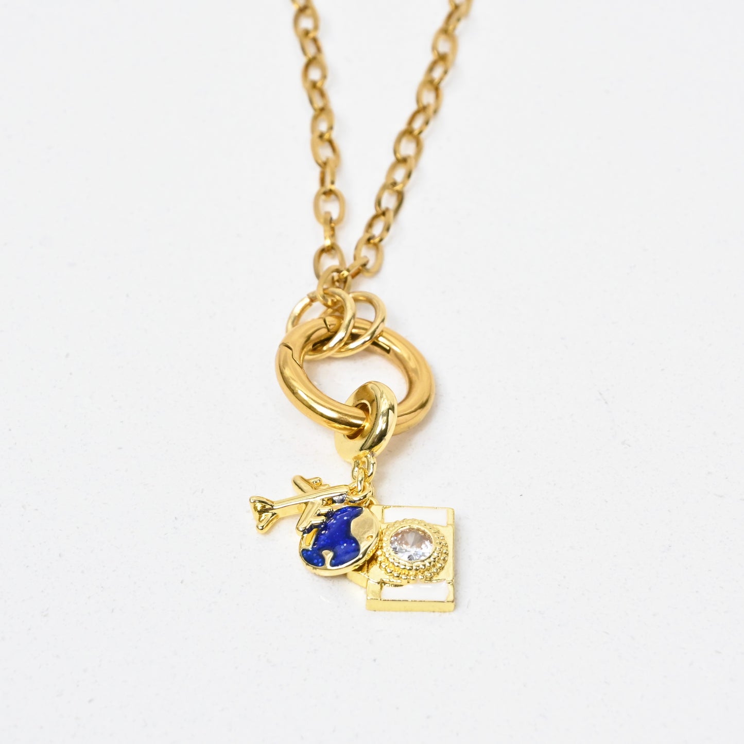 Mi Escencia - Travel the World