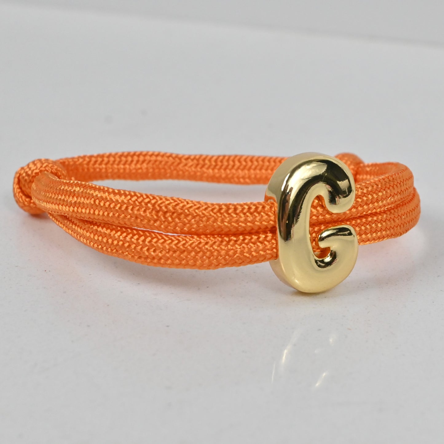 Brazalete con Inicial