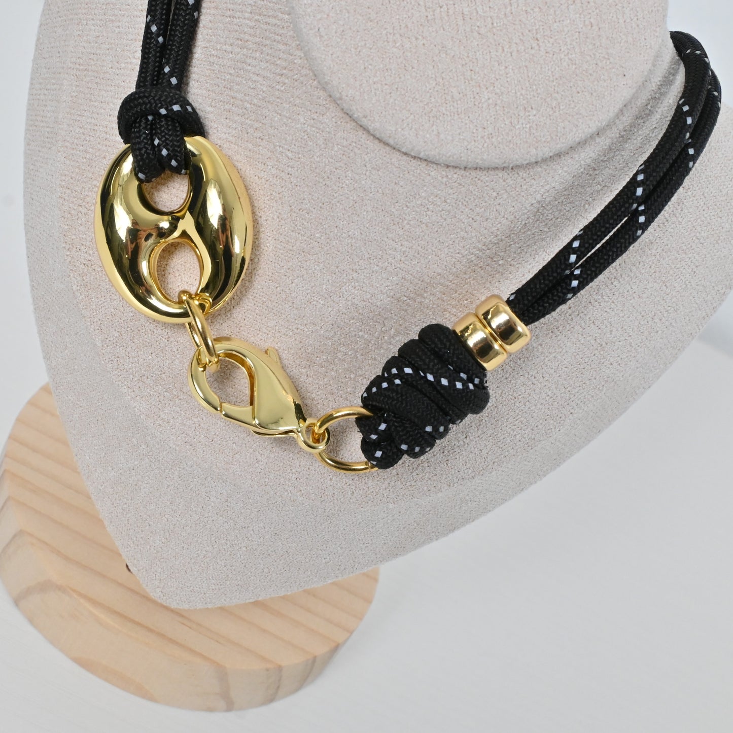 Collar Madeleine - Collar cordón con cierre