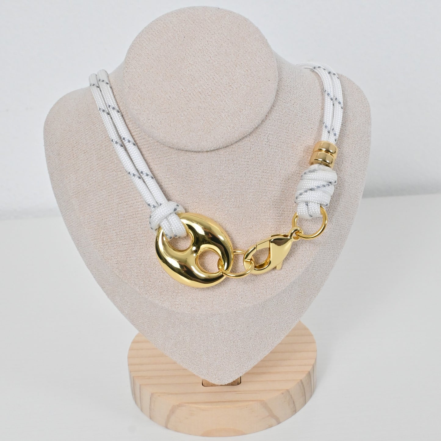 Collar Madeleine - Collar cordón con cierre