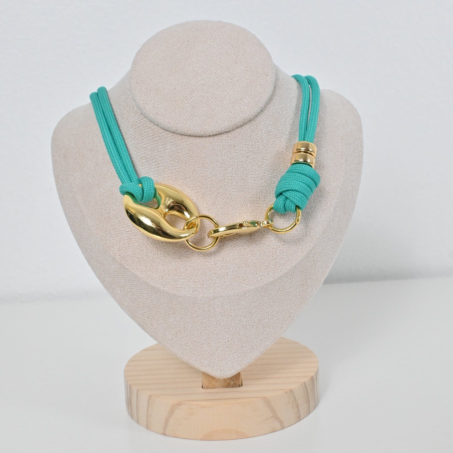 Collar Madeleine - Collar cordón con cierre