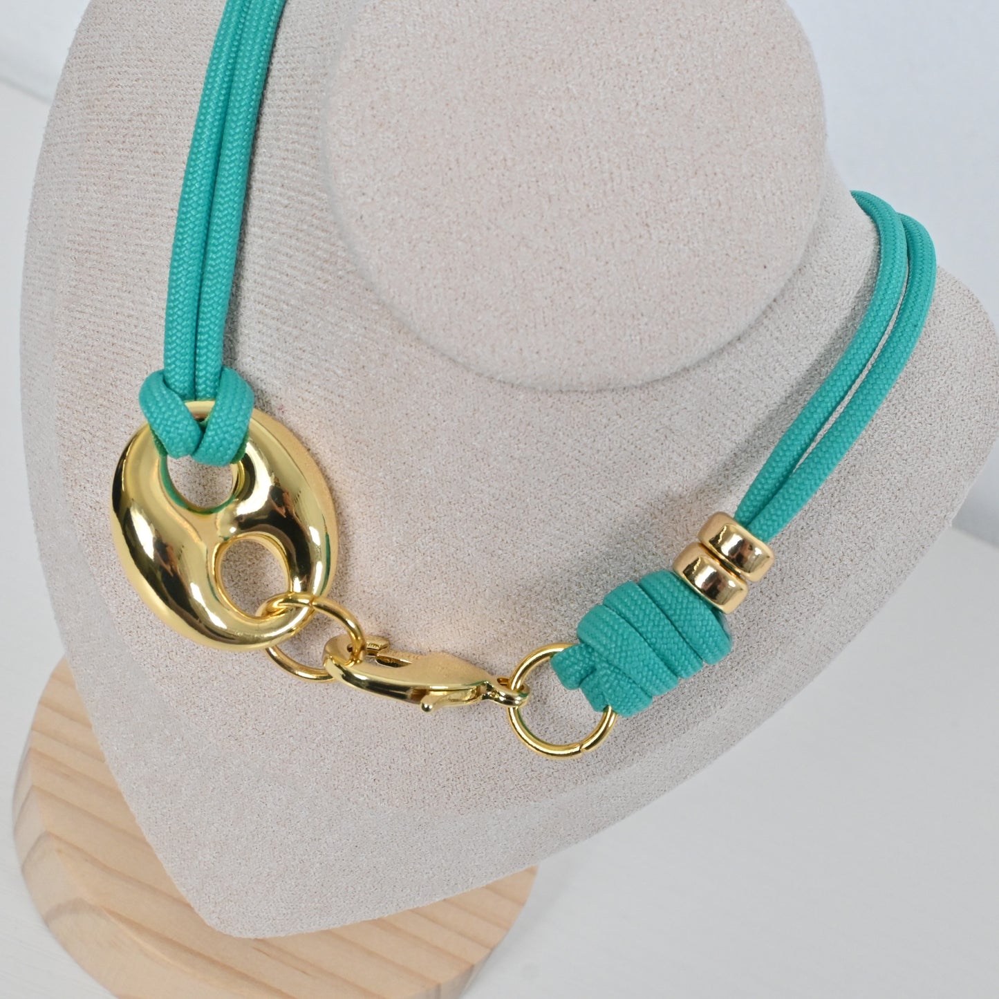 Collar Madeleine - Collar cordón con cierre