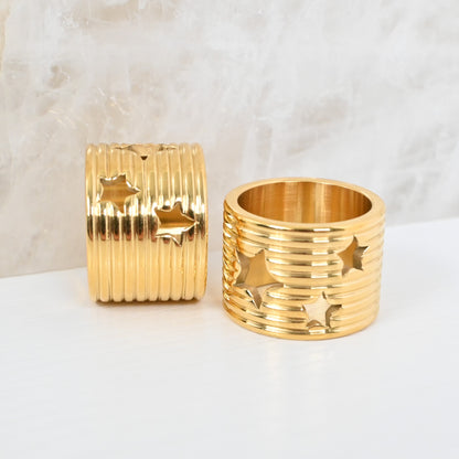 Sortija Celeste | Anillo Band con Estrellas en Titanium Steel 18K Gold Plated