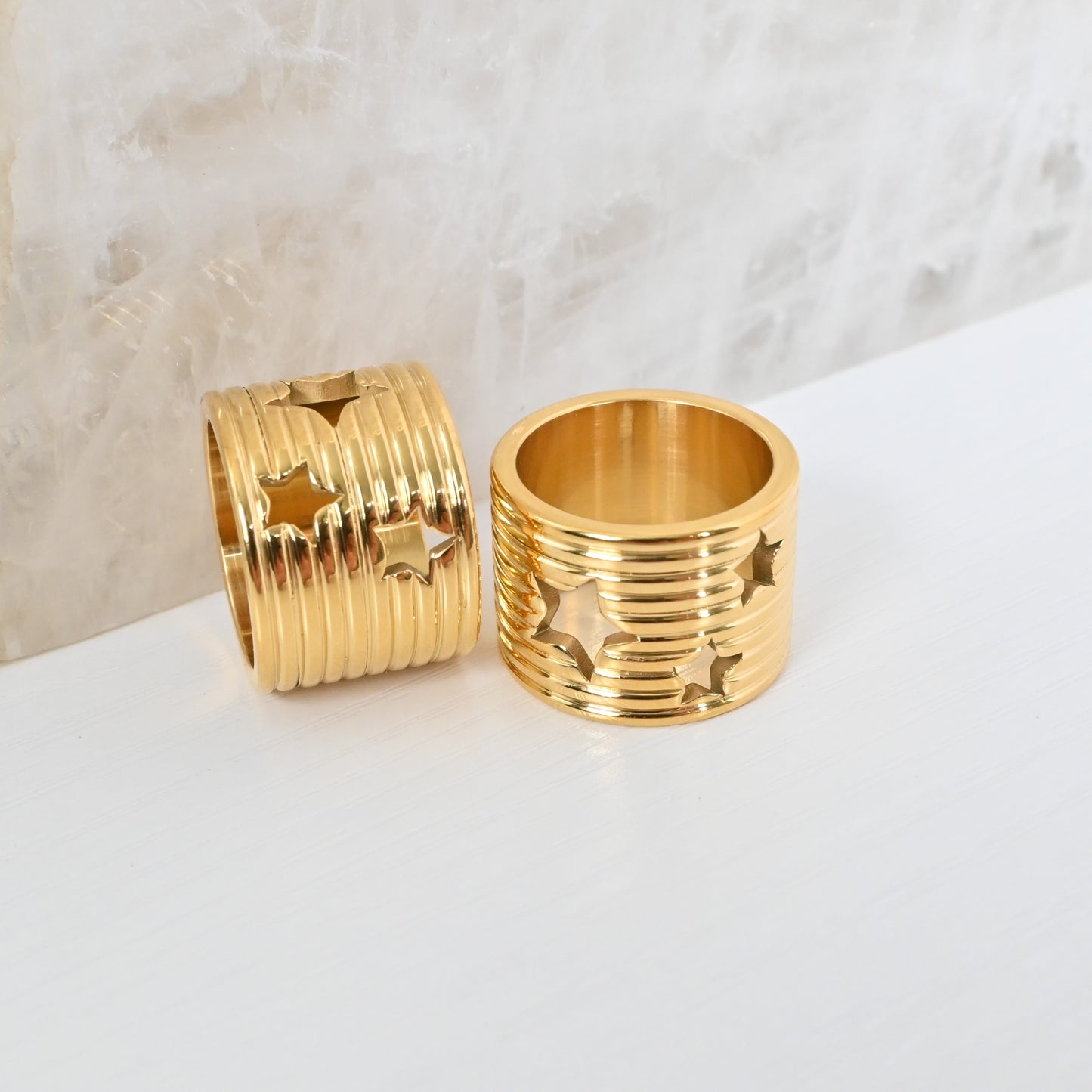Sortija Celeste | Anillo Band con Estrellas en Titanium Steel 18K Gold Plated