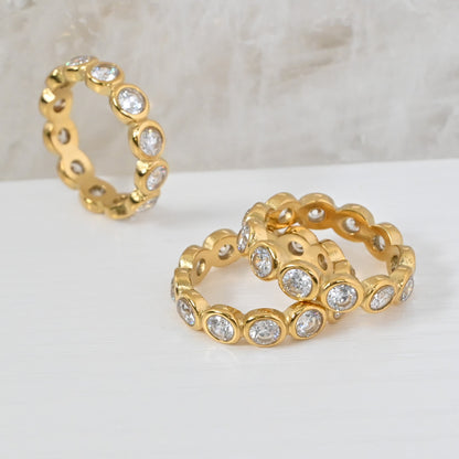 Sortija Lucía | Anillo Band con Zirconias en Stainless Steel 18K Gold Plated