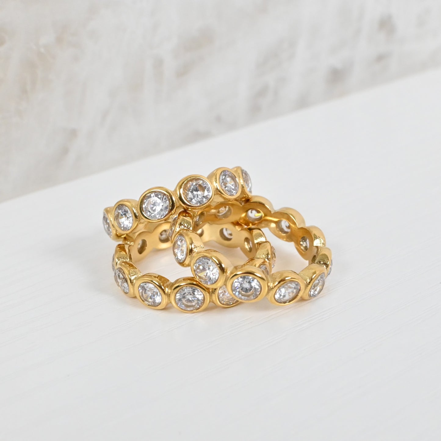 Sortija Lucía | Anillo Band con Zirconias en Stainless Steel 18K Gold Plated