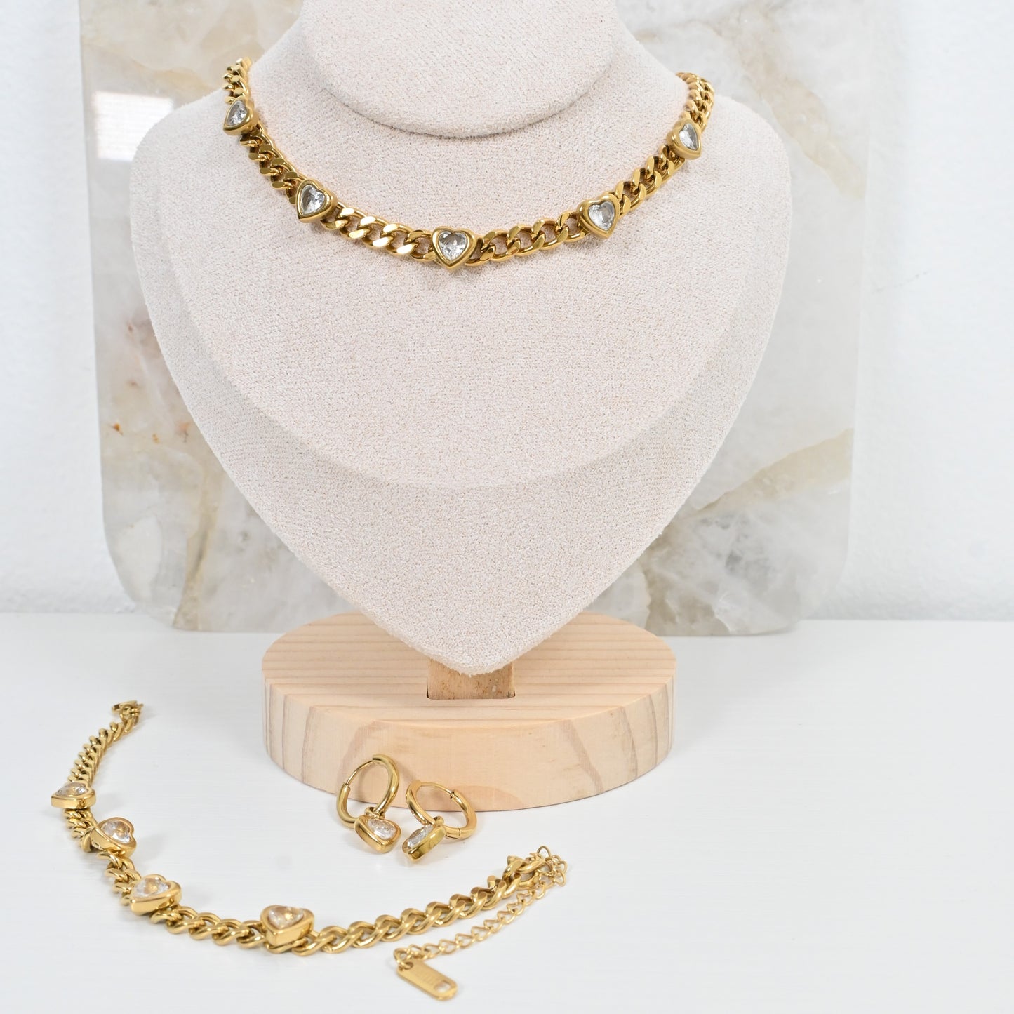 Set Cora | Collar, Pulsera y Pantallas con Corazones de Zirconia