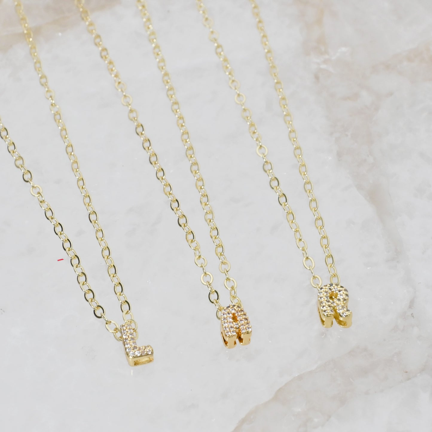 Mini Letter | Cadena Minimalista Personalizada con Inicial enchapada en Oro
