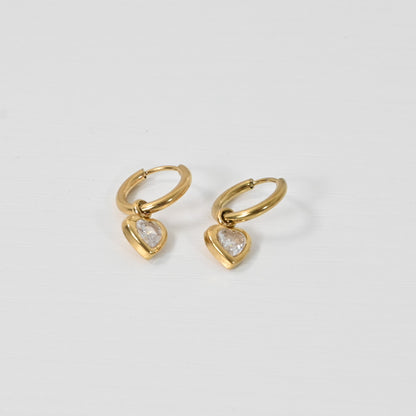 Pantallas Cora | Aretes con Corazones de Zirconia en Stainless Steel