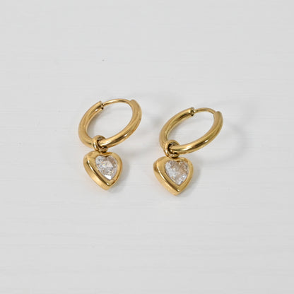 Pantallas Cora | Aretes con Corazones de Zirconia en Stainless Steel