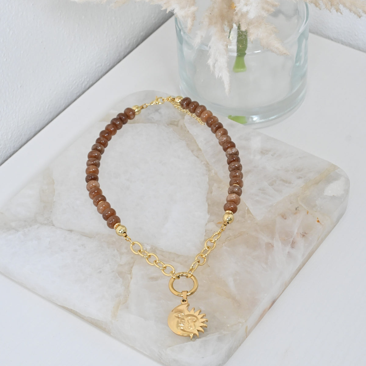 Collar Selene | Collar de Jade Marrón con Sol y Luna