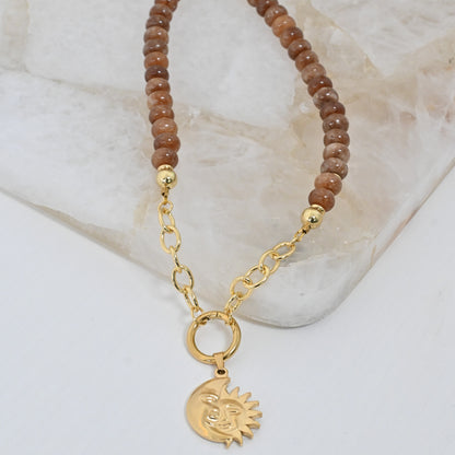 Collar Selene | Collar de Jade Marrón con Sol y Luna