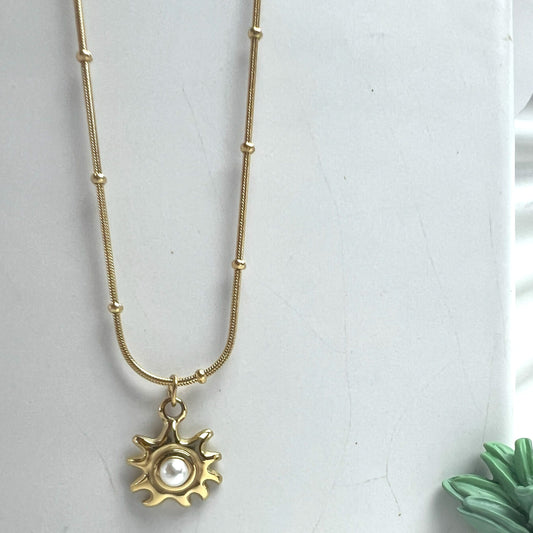 SUN & PEARL NECKLACE
